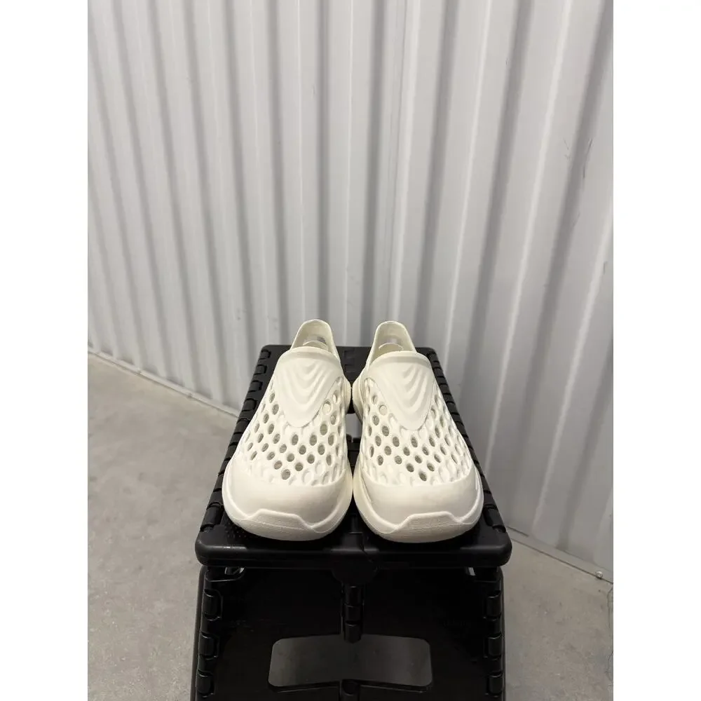 Rugged Shark White Water Shoes Size 1 PS